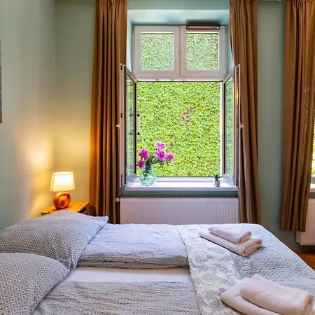 Spacious, & Artistic W/brand New Bathroom! Apartamento *