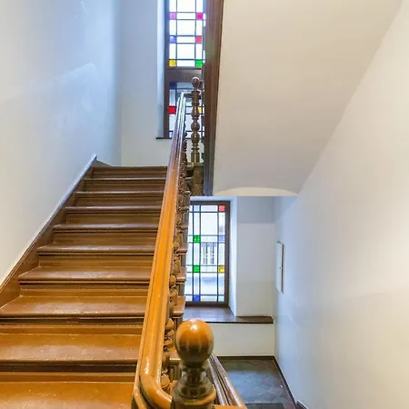 Spacious, & Artistic W/brand New Bathroom! Apartamento Cracovia