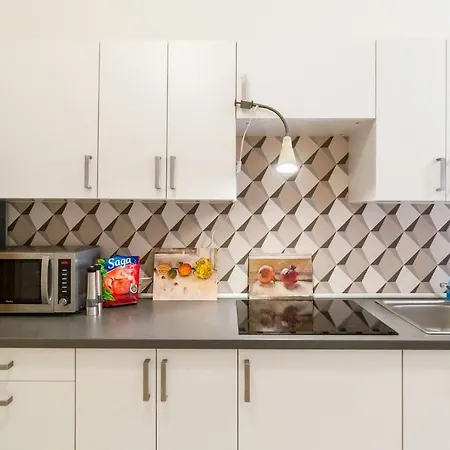 Apartamento Spacious, & Artistic W/brand New Bathroom! *