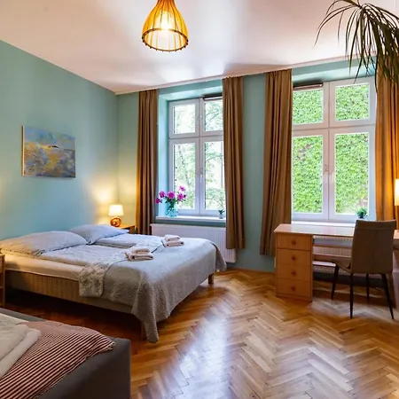 Spacious, & Artistic W/brand New Bathroom! Апартаменты